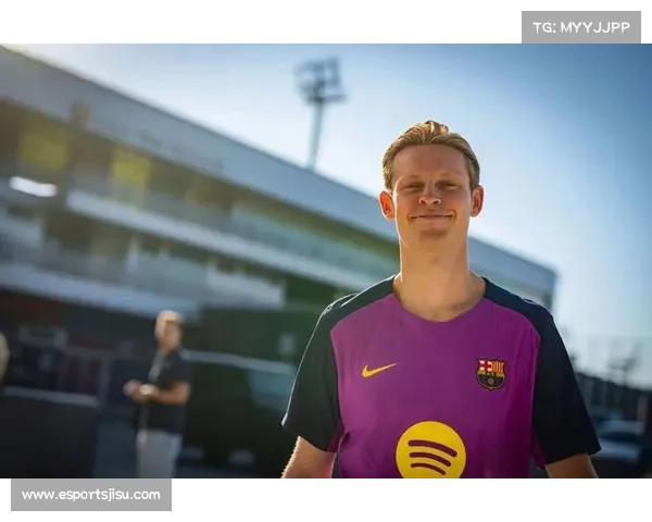 德容本周三完成续约并首次开放媒体采访新合同自明年七月正式执行